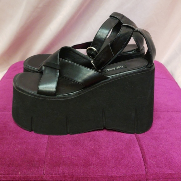 hot topic womens platform shoes